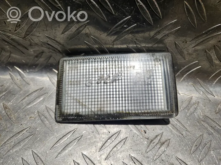 Volkswagen Golf III Reflector delantero 1H0941780A