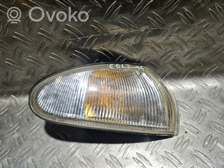 Mitsubishi Colt Kierunkowskaz przedni 082141537RF