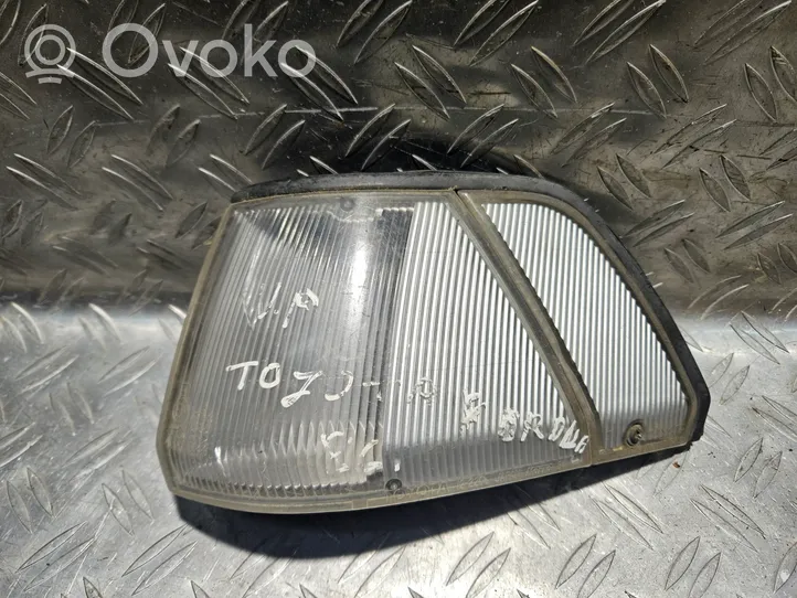 Toyota Corolla E90 Indicatore di direzione anteriore 12220L