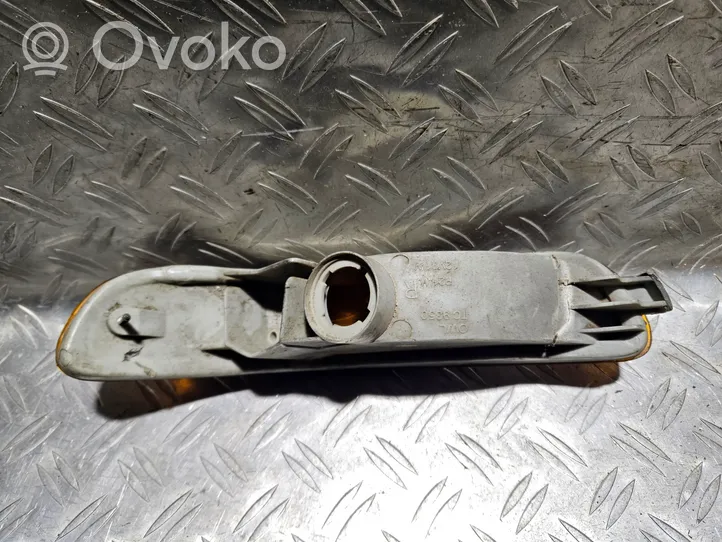 Toyota Corolla E100 Передний поворотный фонарь 011007