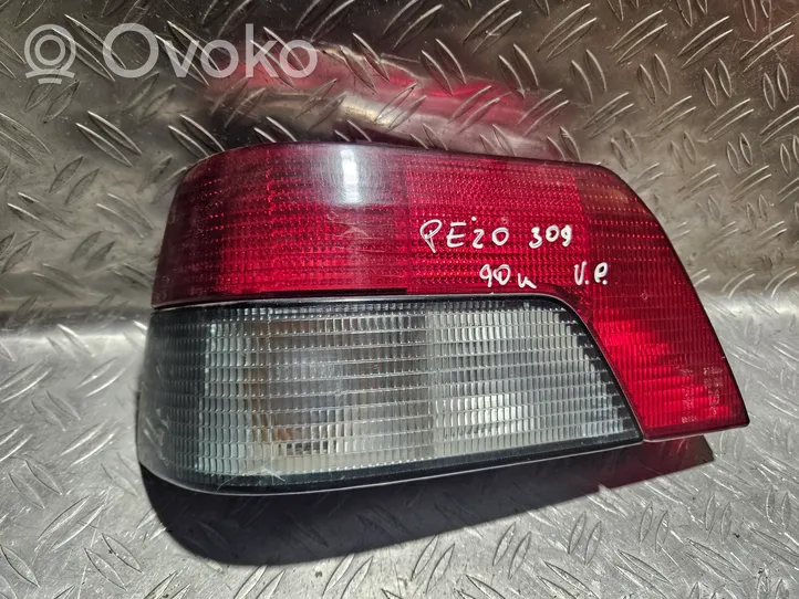 Peugeot 309 Lampa tylna 2180G