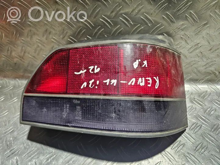 Renault Clio I Luci posteriori 7700796118