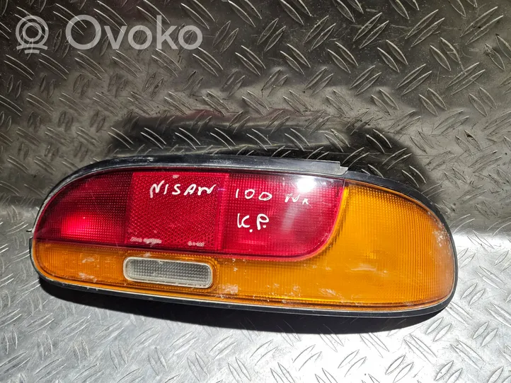 Nissan NX 100 Luz trasera/de freno 3309701R