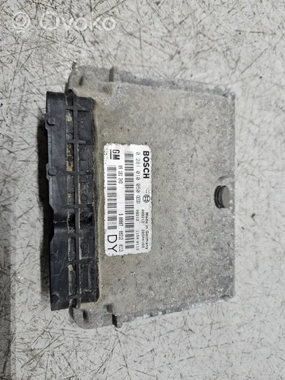 Opel Astra G Calculateur moteur ECU 0281010050