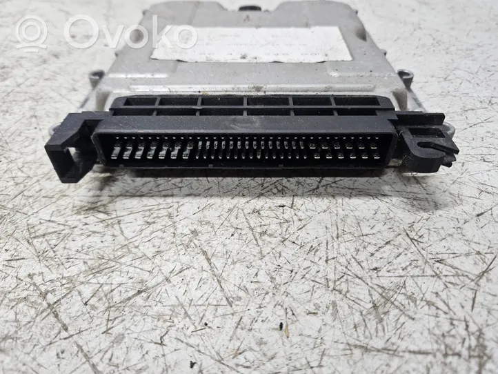 Peugeot 307 Calculateur moteur ECU 0281010747