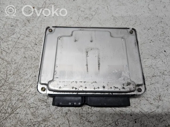 Volkswagen Golf IV Sterownik / Moduł ECU 038906019HJ