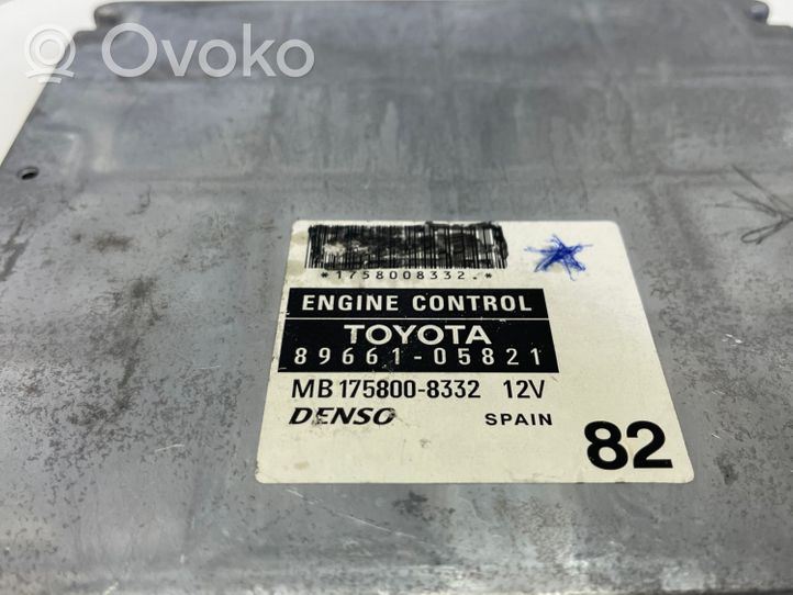 Toyota Avensis T250 Centralina/modulo del motore 8966105821