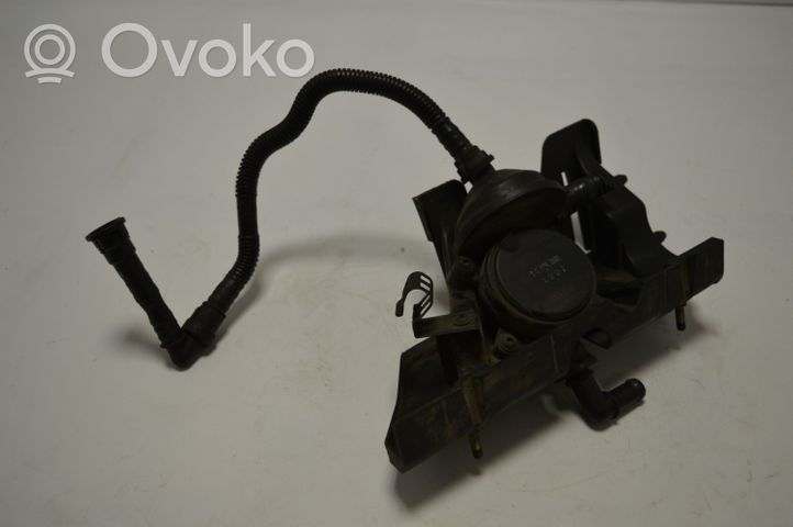 BMW 5 E39 Breather valve 