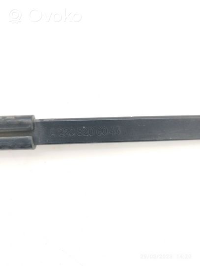 Mercedes-Benz S W220 Front wiper blade arm A2208200044