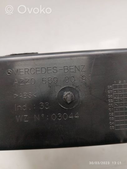 Mercedes-Benz S W220 Mantu nodalījums A2206890091