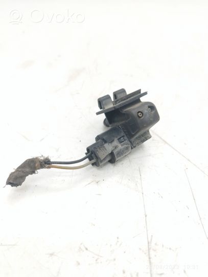 Audi A4 S4 B6 8E 8H Ugello a spruzzo lavavetri per parabrezza 4b0955988