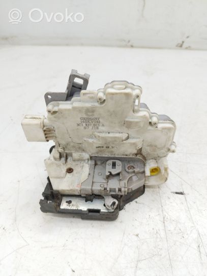 Volkswagen PASSAT B6 Front door lock 3C1837015A