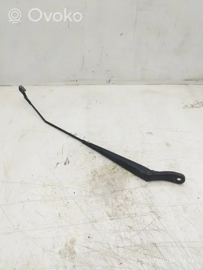 Renault Twingo II Front wiper blade arm 8Q0725625C