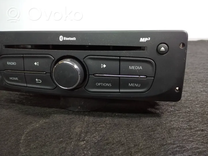 Renault Kangoo III Panel / Radioodtwarzacz CD/DVD/GPS 281157074R