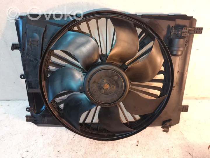 Mercedes-Benz C AMG W204 Ventilatore di raffreddamento elettrico del radiatore A2045000755