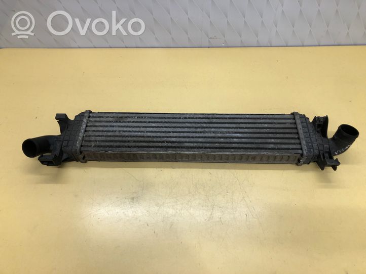 Volvo V50 Intercooler air channel guide 