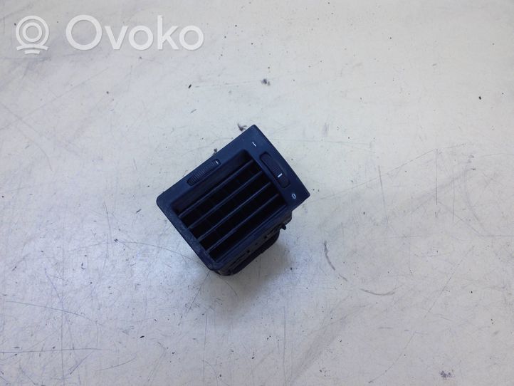 BMW 7 E38 Copertura griglia di ventilazione laterale cruscotto 64228390109