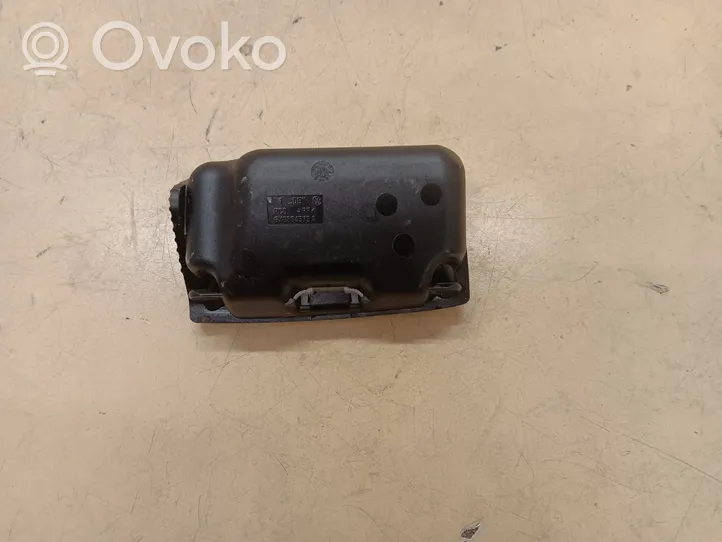 Volkswagen Polo III 6N 6N2 6NF Auton tuhkakuppi 6K0864575A