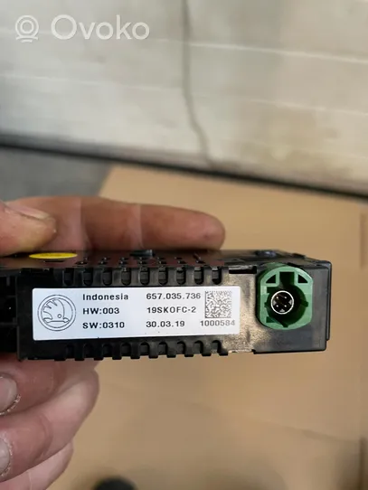 Skoda Scala Enchufe conector USB 657035736