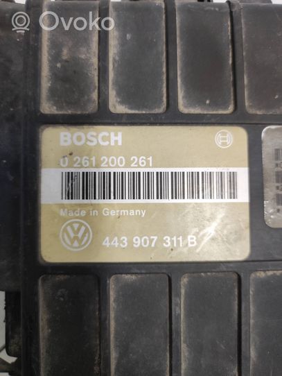 Volkswagen PASSAT B3 Dzinēja vadības bloks 443907311B