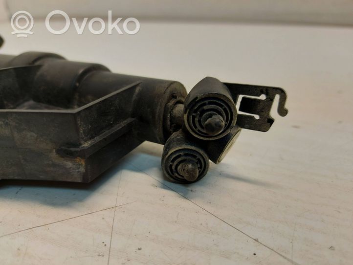 Volvo V50 Ugello a spruzzo lavavetri per faro 30699012