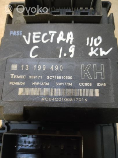 Opel Vectra C Module de fusibles 13181984