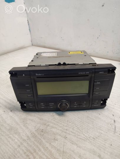 Skoda Octavia Mk2 (1Z) Panel / Radioodtwarzacz CD/DVD/GPS 10R032432