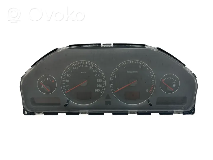 Volvo V70 Spidometras (prietaisų skydelis) 8673802