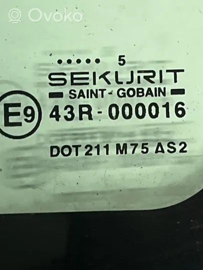 Citroen Berlingo Szyba boczna karoseryjna środkowa 43R000016