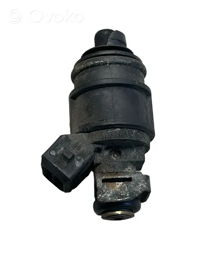 Opel Zafira A Injecteur de carburant 90536149