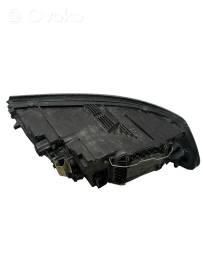 Volvo V50 Lampa przednia 31265694