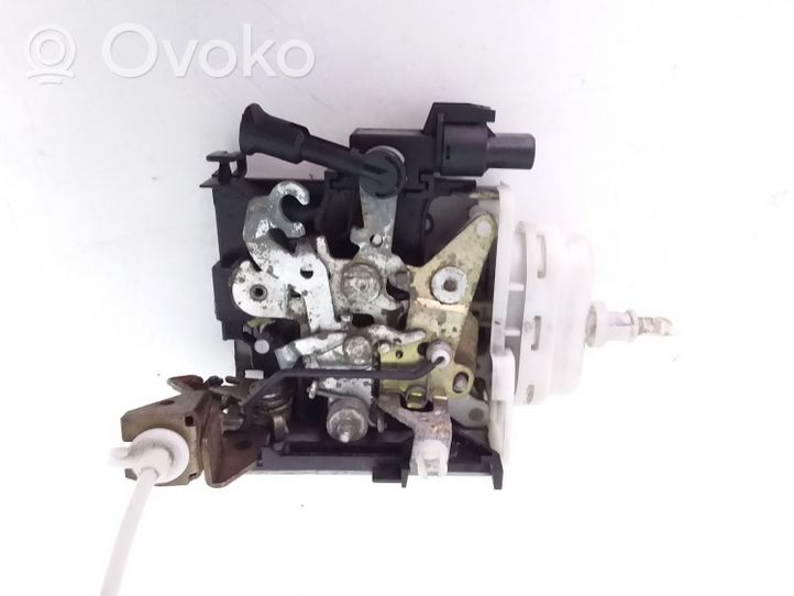 Audi A4 S4 B5 8D Front door lock 