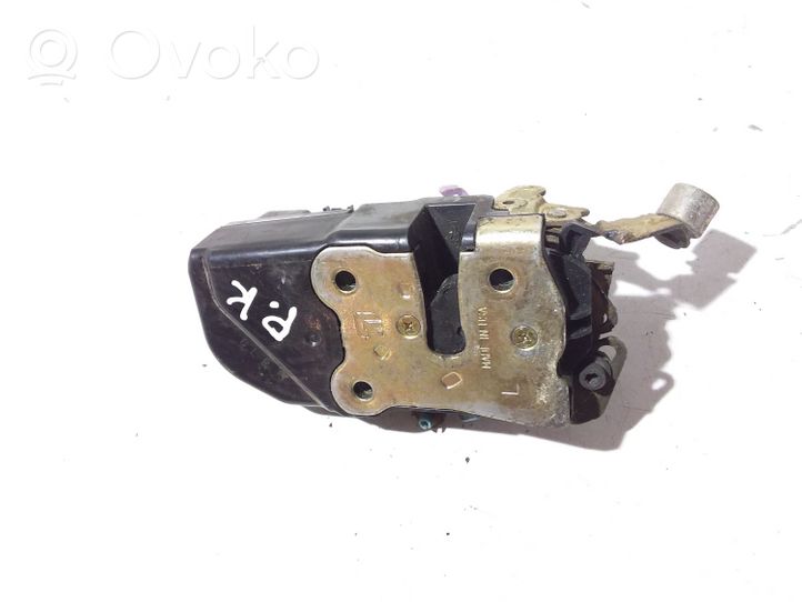 Chrysler Town & Country III Front door lock 