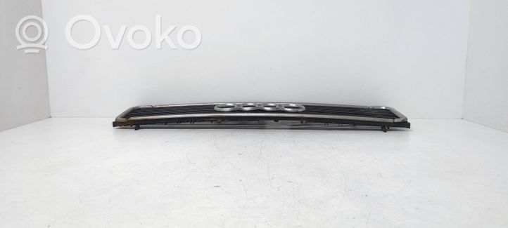 Audi 80 90 B2 Grille calandre supérieure de pare-chocs avant 811853655