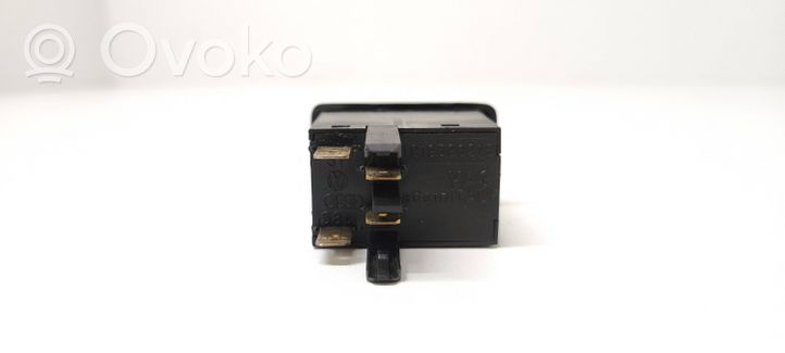 Volkswagen Golf II Przycisk / Przełącznik ogrzewania szyby przedniej / czołowej 191959621B