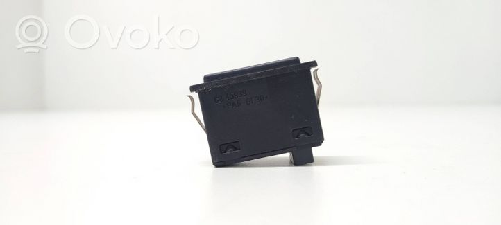 BMW 3 E46 Antipraslidimo/ sukibimo (ASR) jungtukas 03052360