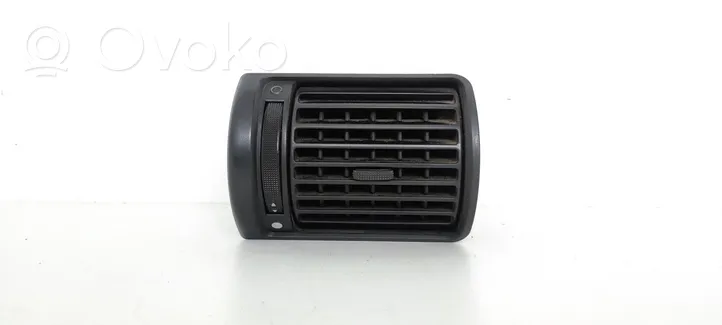 Audi A4 S4 B5 8D Griglia di ventilazione centrale cruscotto 8D1820901