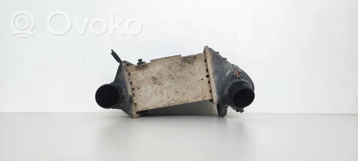 Volkswagen Golf III Chłodnica powietrza doładowującego / Intercooler 1231877