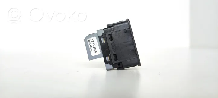 Audi A3 S3 8P Interruptor de la alarma 4F0962109