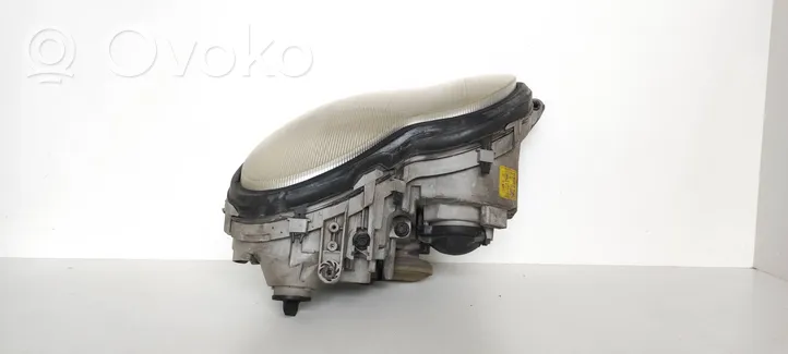 Mercedes-Benz C W203 Lampa przednia A2038200161