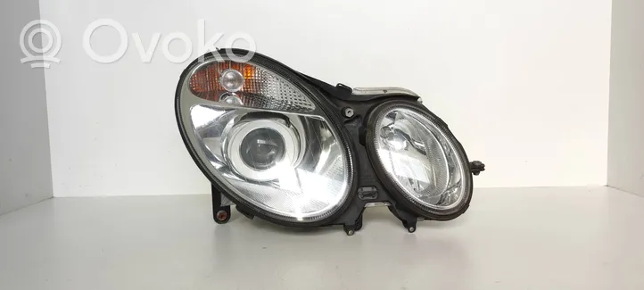 Mercedes-Benz E W211 Lampa przednia 206485B