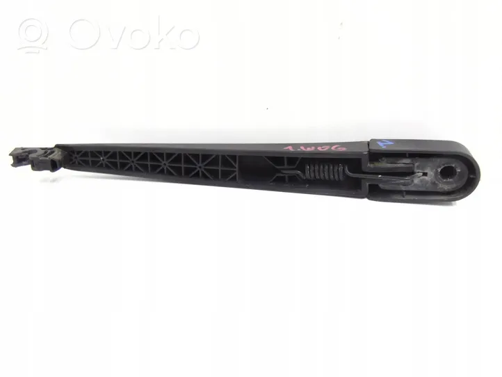 Hyundai i30 Braccio della spazzola tergicristallo posteriore 13628575479