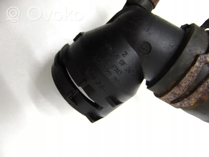 Skoda Superb B6 (3T) Termostat / Obudowa termostatu 03L121131AA