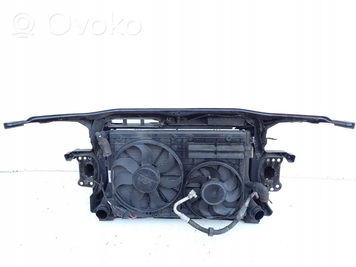 Volkswagen PASSAT B7 Support de radiateur sur cadre face avant 2.0