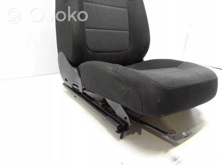 Volkswagen PASSAT B7 Front driver seat 15488477145