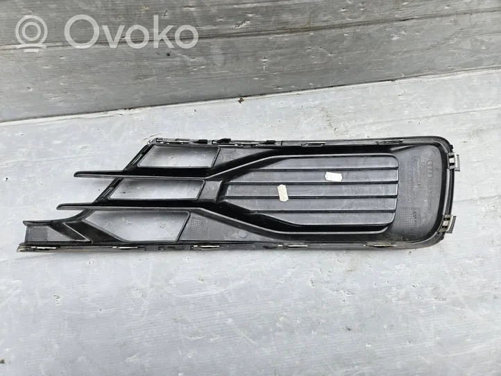 Audi A6 C7 Priešrūkinio žibinto apdaila/ grotelės 4G0887082AD