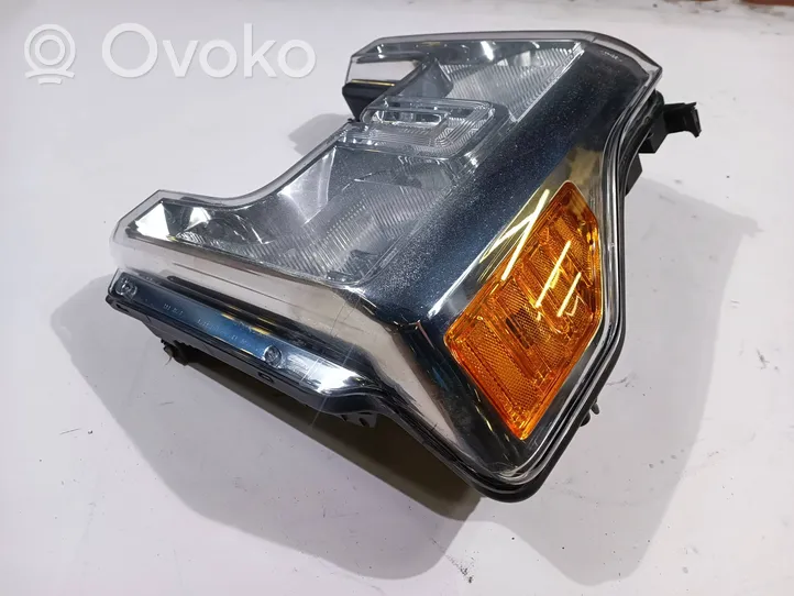 Ford F350 Lampa przednia HC3B-13005-AF