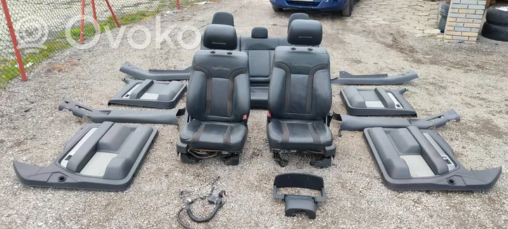 Ford F150 Fotele / Kanapa / Boczki / Komplet 