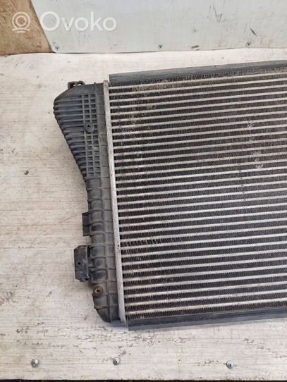 Volkswagen Touran I Starpdzesētāja radiators 1K0145803