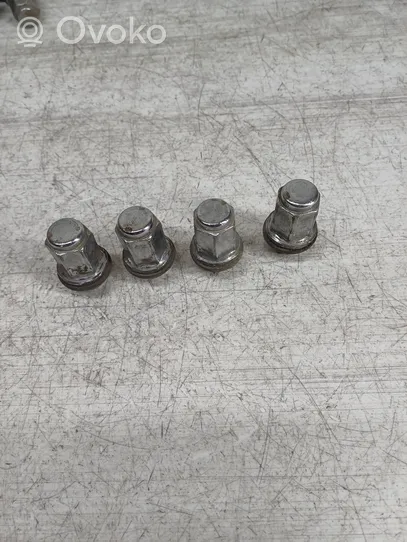 Toyota Corolla Verso E121 Nuts/bolts 